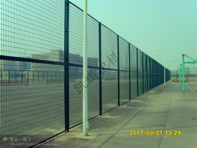 丹东出口护栏网，丹东厂区护栏网，塑料浸塑围栏