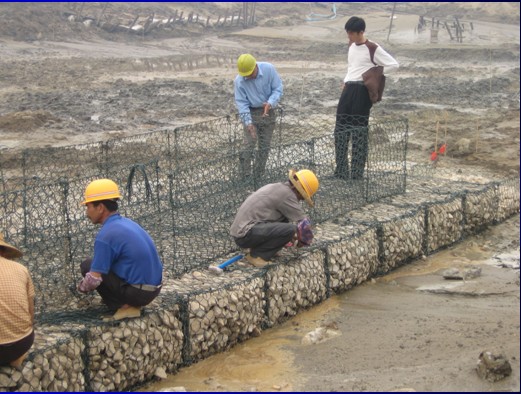 优质防腐蚀石笼护垫湖南生态pvc格宾石笼现货供应石笼护垫工程介绍