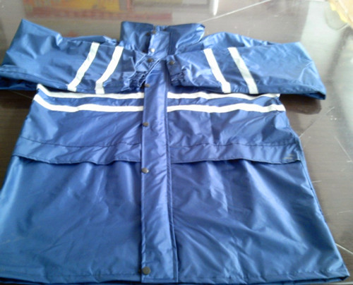 上海有卖蓝色防静电雨衣 五星雨天电力检修工作服厂家价格￥材质参数