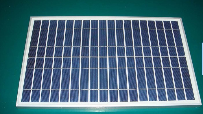 太阳能电池板厂家、 单晶硅太阳能电池 、民用太阳能 、太阳能户外用品**电池滴胶板， 太阳能电池板规格 、太阳能电池价格一瓦