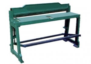 新疆阜康脚踏式剪板机，新疆脚踏剪板机，**强机械厂促销脚踏剪板机