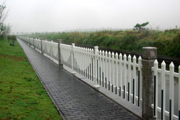 PVC塑钢护栏/河道护栏/河道隔离栏/河道防护栏/河道栅栏