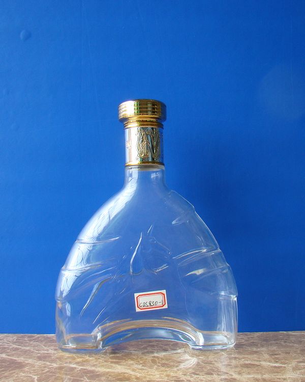供应高档玻璃酒瓶，玻璃黄酒瓶，玻璃瓶