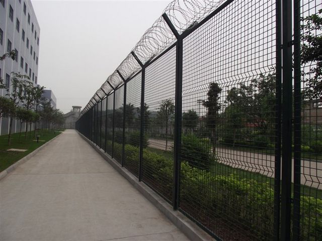 监狱铁丝网暗转图|监狱铁丝网围栏图|监狱围栏厂家