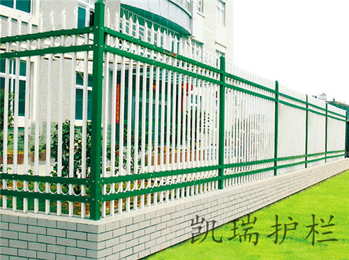 专业供应朝阳锌钢护栏，朝阳热镀锌围墙栅栏，厂区围墙护栏，免维护防腐