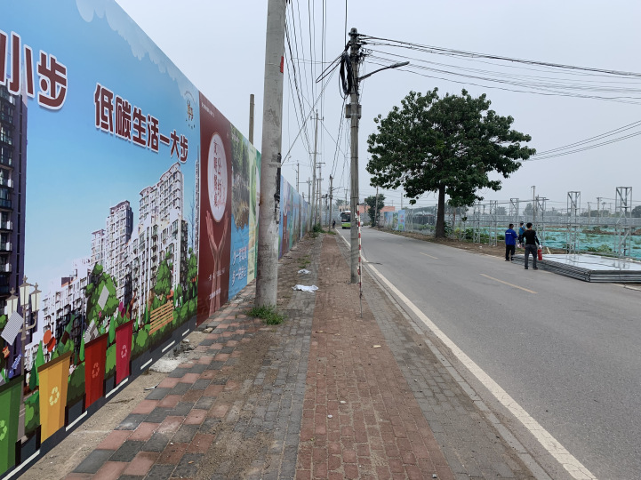北京朝阳经贸国际30米单立柱