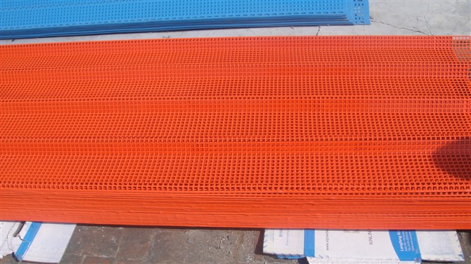 鳄鱼嘴防滑板防滑效果的铝板材质冲孔防滑板