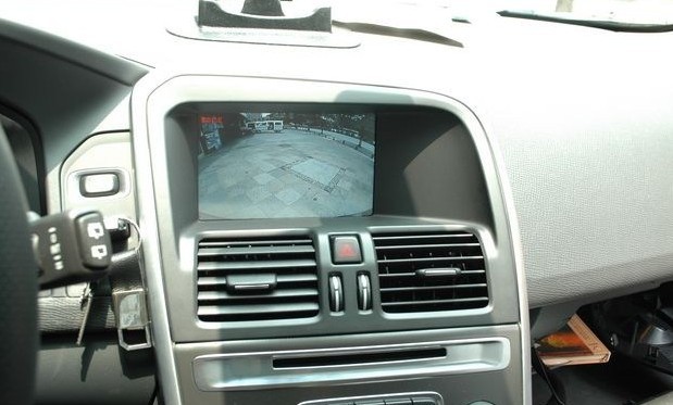 原车屏升级导航沃尔沃V60加装倒车影像