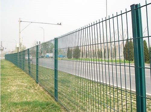 供应交通护栏网 道路交通隔离栅 云南交通护栏网生产厂