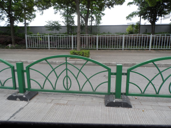 草坪护栏围墙护栏钢制护栏