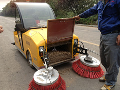 油电道路清扫车