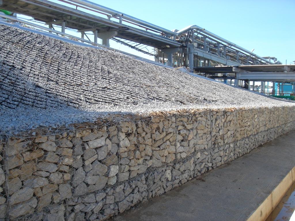 厂家直销包塑石笼网、低碳钢丝石笼网、经久耐用、抗腐蚀能力强