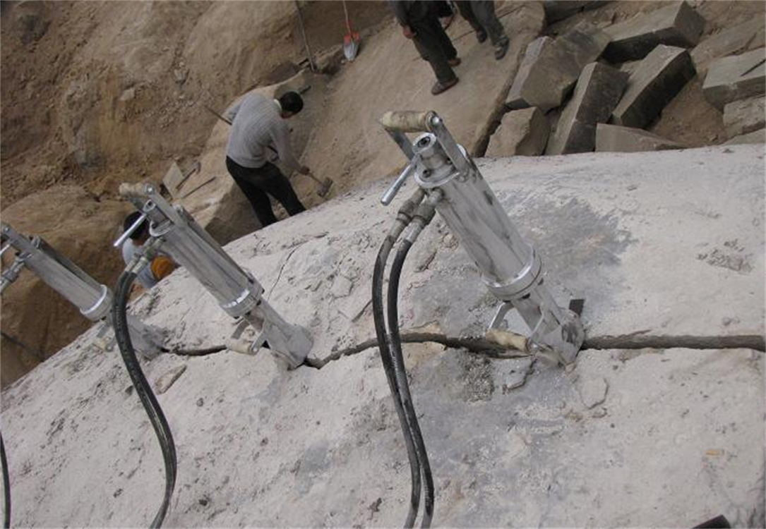 开采安全岩石二次爆破地震救援新型设备-液压劈裂机