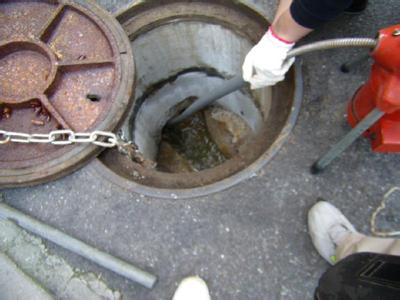 专业疏通,改装上下水管道,清抽化粪池,高压清洗管道