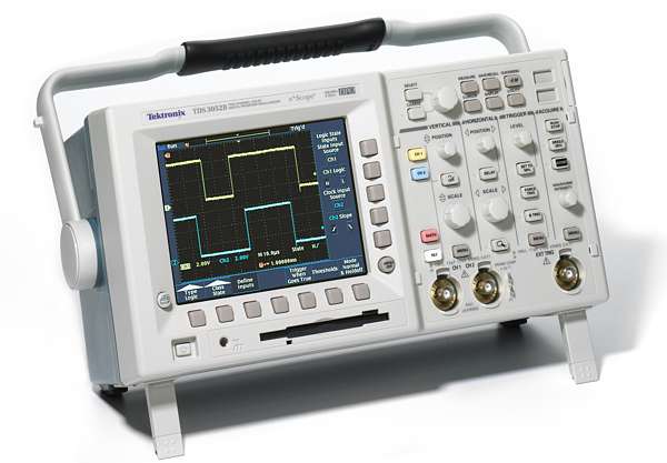 发育TDS3014C，数字荧光示波器