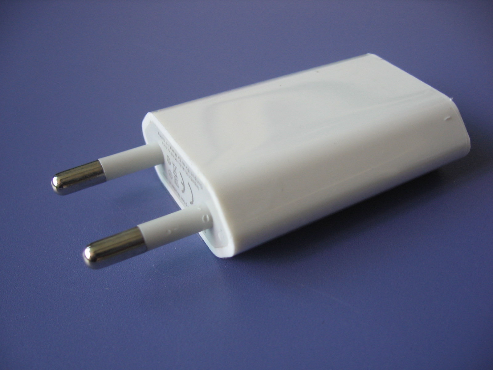 苹果4代USB充电头
