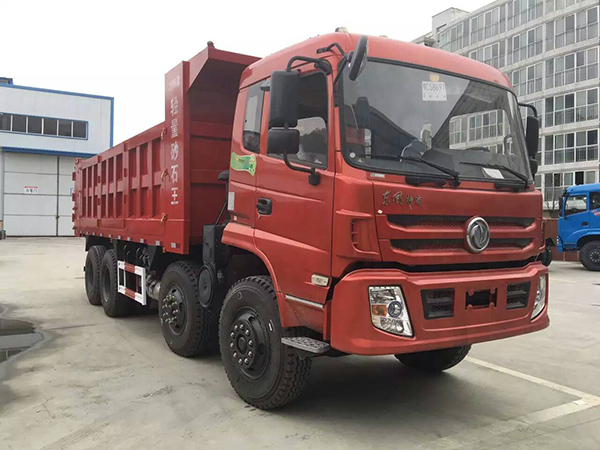 十堰21厂出产全新升级版东风沙石王自卸车，厂家直销