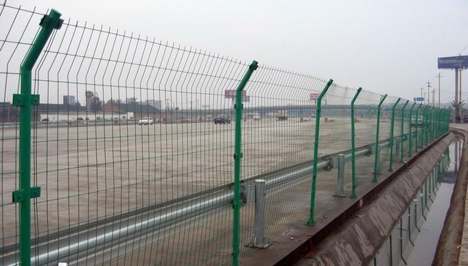 双边丝护栏网 高速公路隔离网 深圳丝网厂家特价批发