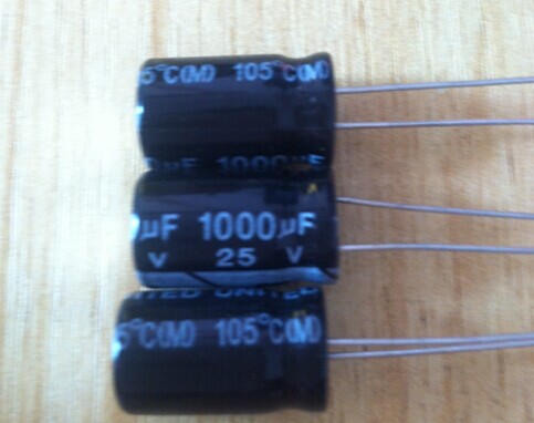 Thang插件铝电解电容1000UF25V 10X17