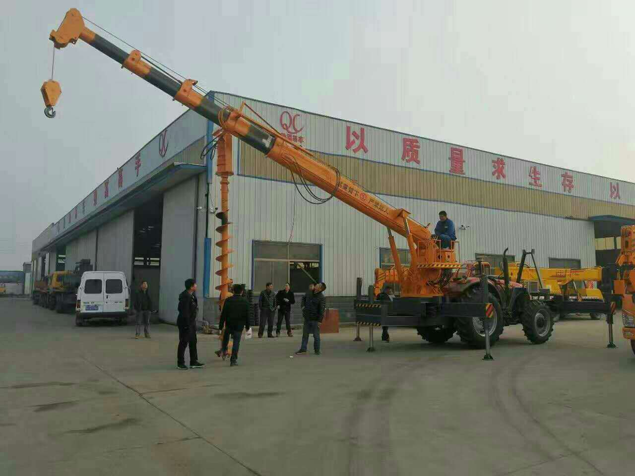 济宁勤昌工贸供应中国名优产品8吨随车吊