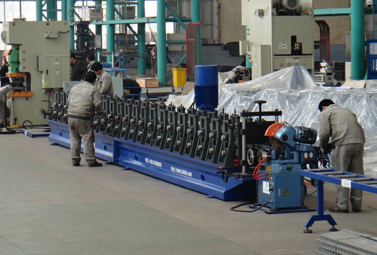 太阳能光伏支架生产设备光伏支架成型机厂家光伏支架规格