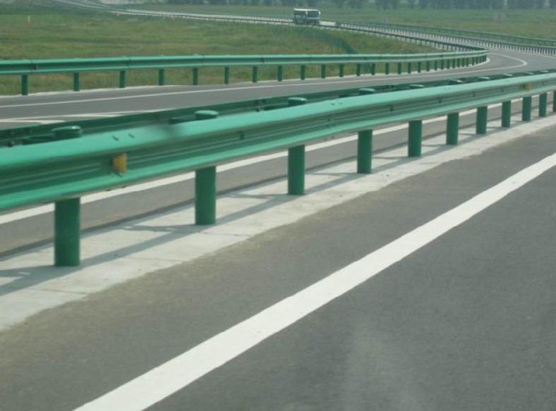 乌海市的高速公路防眩网生产厂家，耐腐蚀，防护效果好，规格全！