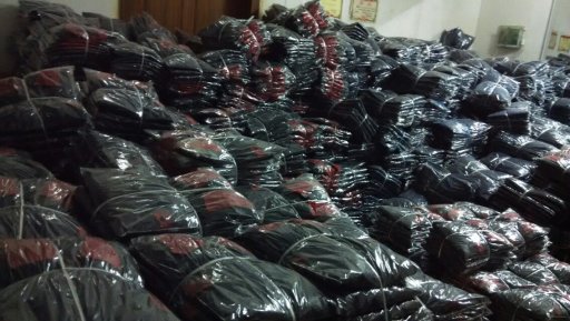 上海松江供应劳保手套，口罩，揩布，工作服，劳保鞋，山东厂家供应