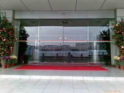 深圳福田区专业上门安装维修玻璃自动门玻璃感应门