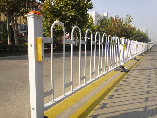 鞍山交通防护栏、厂家生产**防护栏、销售公路防护栏
