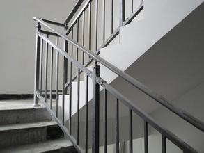 楼梯踏步**钢格板，楼梯**玻璃钢护栏格栅，格栅板报价