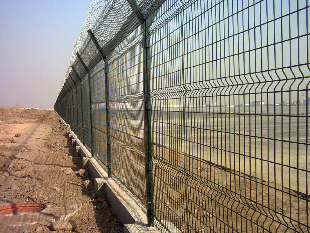供应湖北飞机场护栏网，机场Y型安全防御护网，加强型焊接钢丝网片护栏