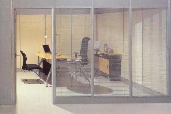玻璃隔断施工 办公室装修 工装首先高隔间