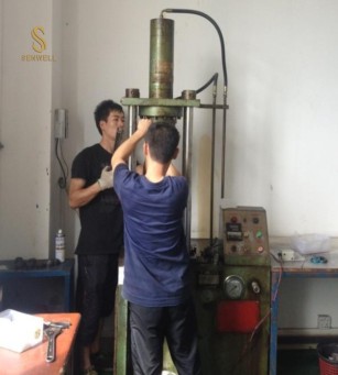 四柱油压机维修 专业的厂家团队上门维修改装保养液压机械
