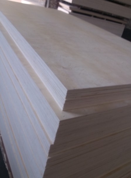 胶合板多层板厂家漂白杨木、杂木、桦木面皮杨桉芯多层板