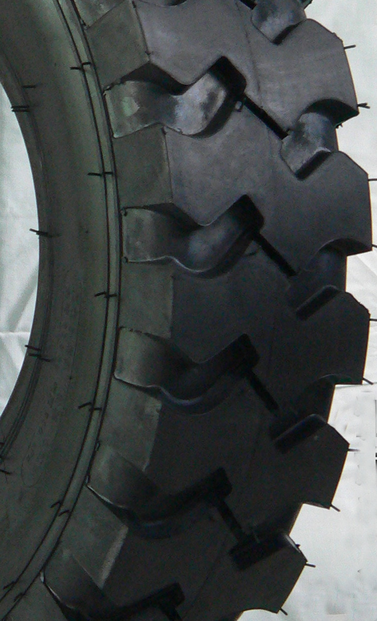 厂家直销* 8.25-16 E3大S工程花纹 装载机轮胎铲车轮胎推土机挖掘机压路机叉车石方作业机道路除雪机平整机