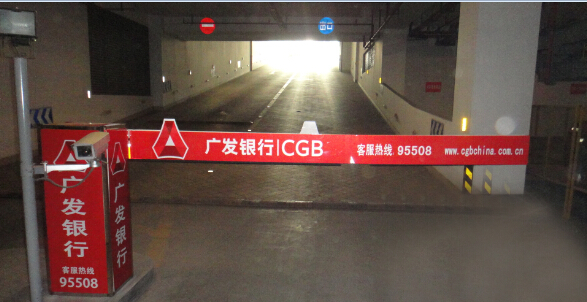 上海社区升降杆广告 小区出入口道杆广告少见开发 一手发布
