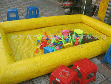 厂家出售儿童充气沙滩池
