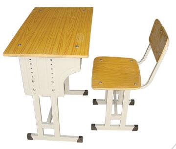 K46型双柱学生课桌椅、各种面板齐全
