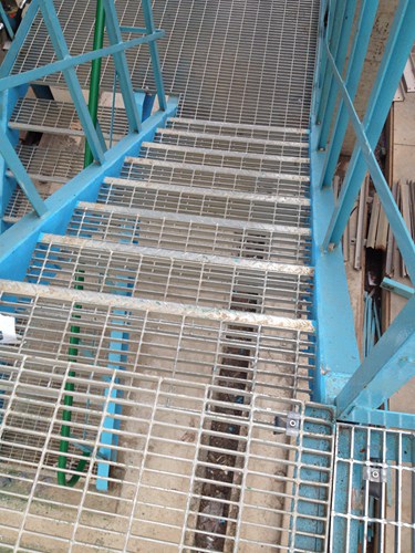 厂家特价供应优质楼梯踏步板