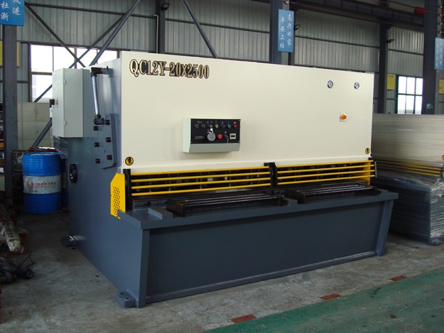 全国机 床行业龙 头企业 QC12Y-25×2500 高质量剪板机 剪厚板材的剪板机
