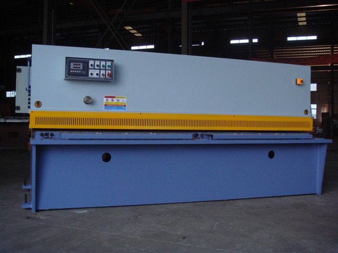 全国销量成员之一的江锻数控剪板机 QC12Y-6×4000 金属板材成型设备 优质南通剪切机