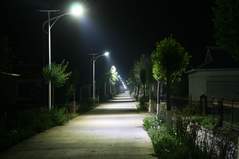 LED太阳能路灯生产厂家直供湖北地区太阳能路灯