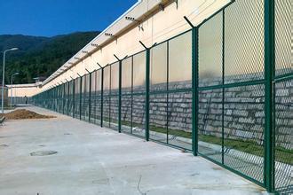 厂家生产定做隔离效果想到好的监狱围栏网