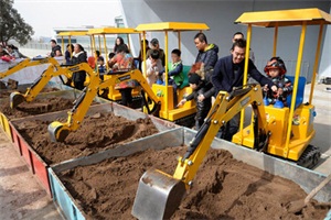 儿童挖掘机玩具 大型游乐场可坐人儿童电动挖土机挖掘机工程车 新乡万祥质量较优