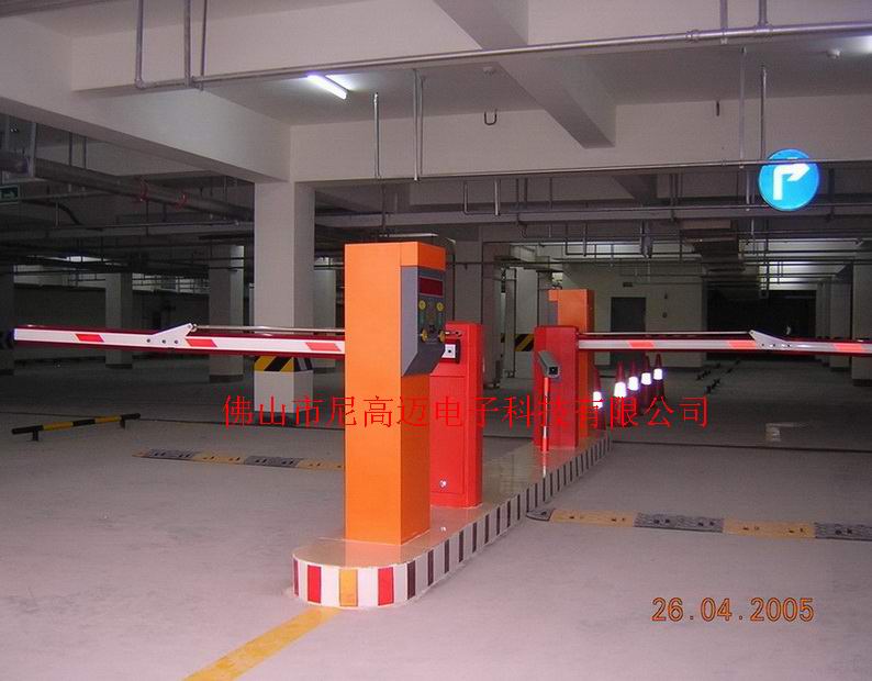 供应NGM智能停车场收费系统,大型小区地下停车场,直臂自动栏杆系统