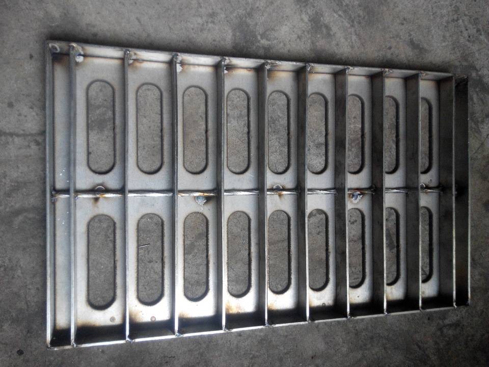 厂家直销平台复合踏步板 不锈钢钢格板 镀锌井盖