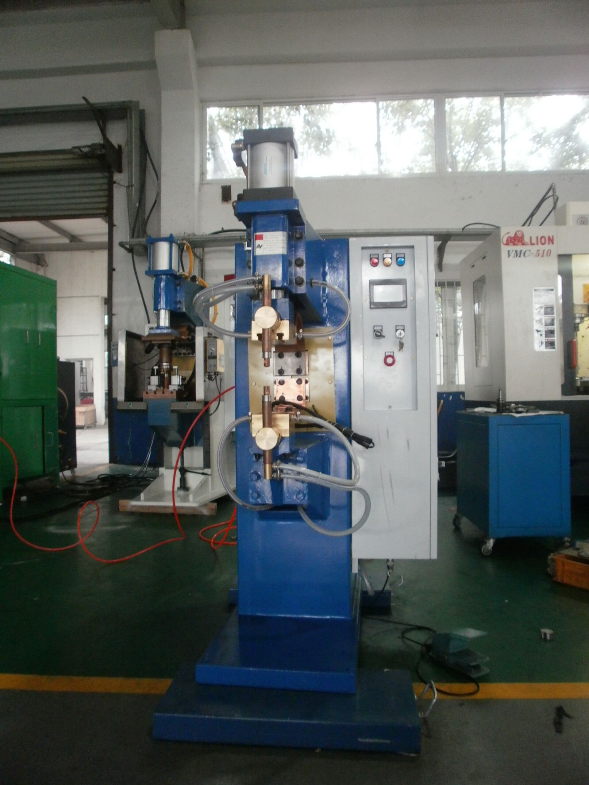 专业生产油钉自动滚焊机