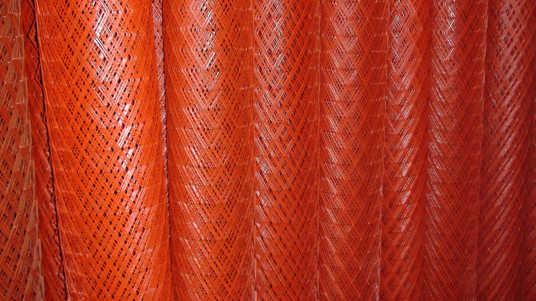 重型钢板网是金属丝网行业中的一个品种