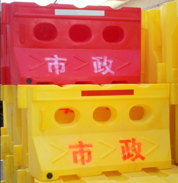 浙江塑料水马厂家、宁波滚塑水马批发价格、1.5X0.8米规格进口原料制作