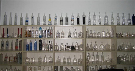 普白玻璃酒瓶生产厂家